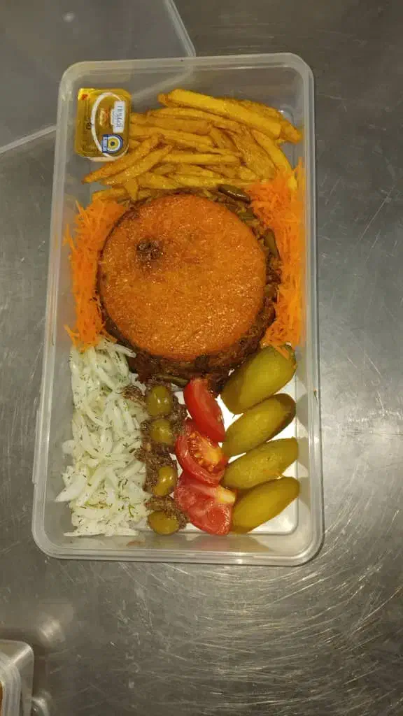 کیترینگ الف، آماده ارائه غذا شرکتی و مجلسی|خدمات پذیرایی، مراسم|پرند, فاز ۰|دیوار