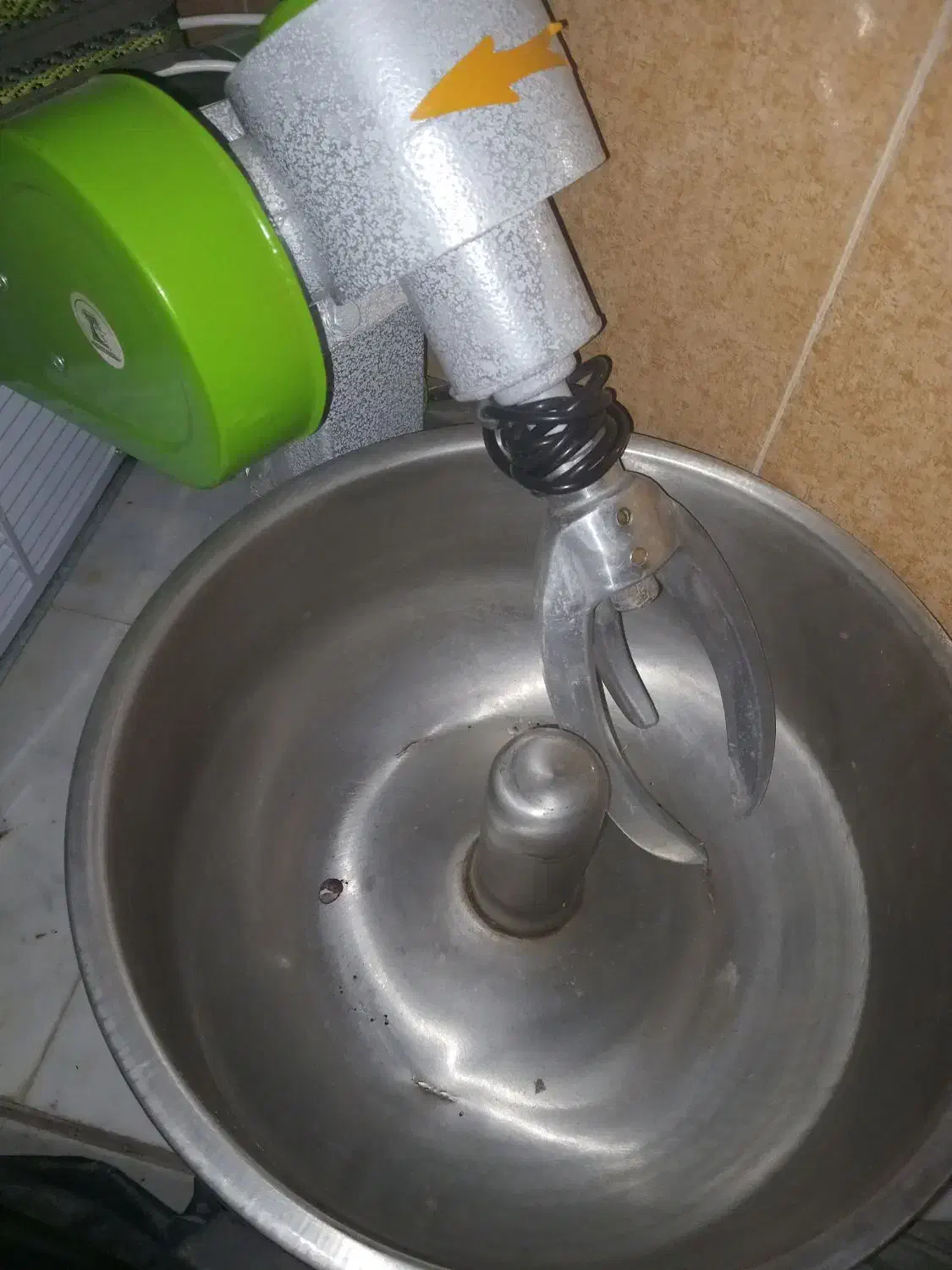 فروش خمیر کن ۱۵ کیلویی و تنور گازی|فروشگاه و مغازه|قشم, |دیوار