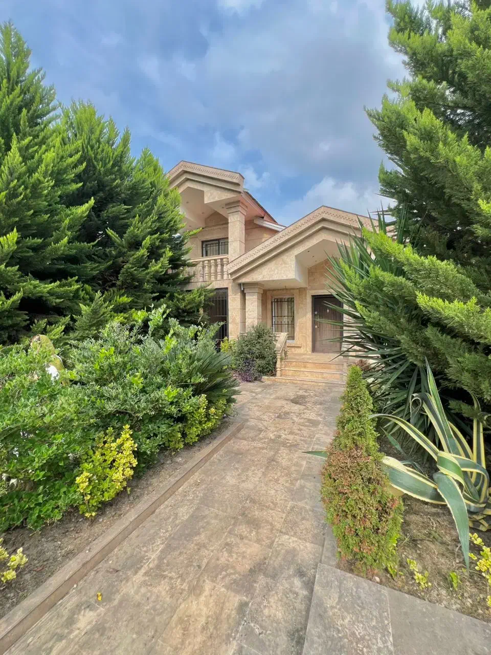 ۳۰۰‌م باغ ویلا  سند شش دانگ شهرک متین|فروش خانه و ویلا|هچیرود, |دیوار