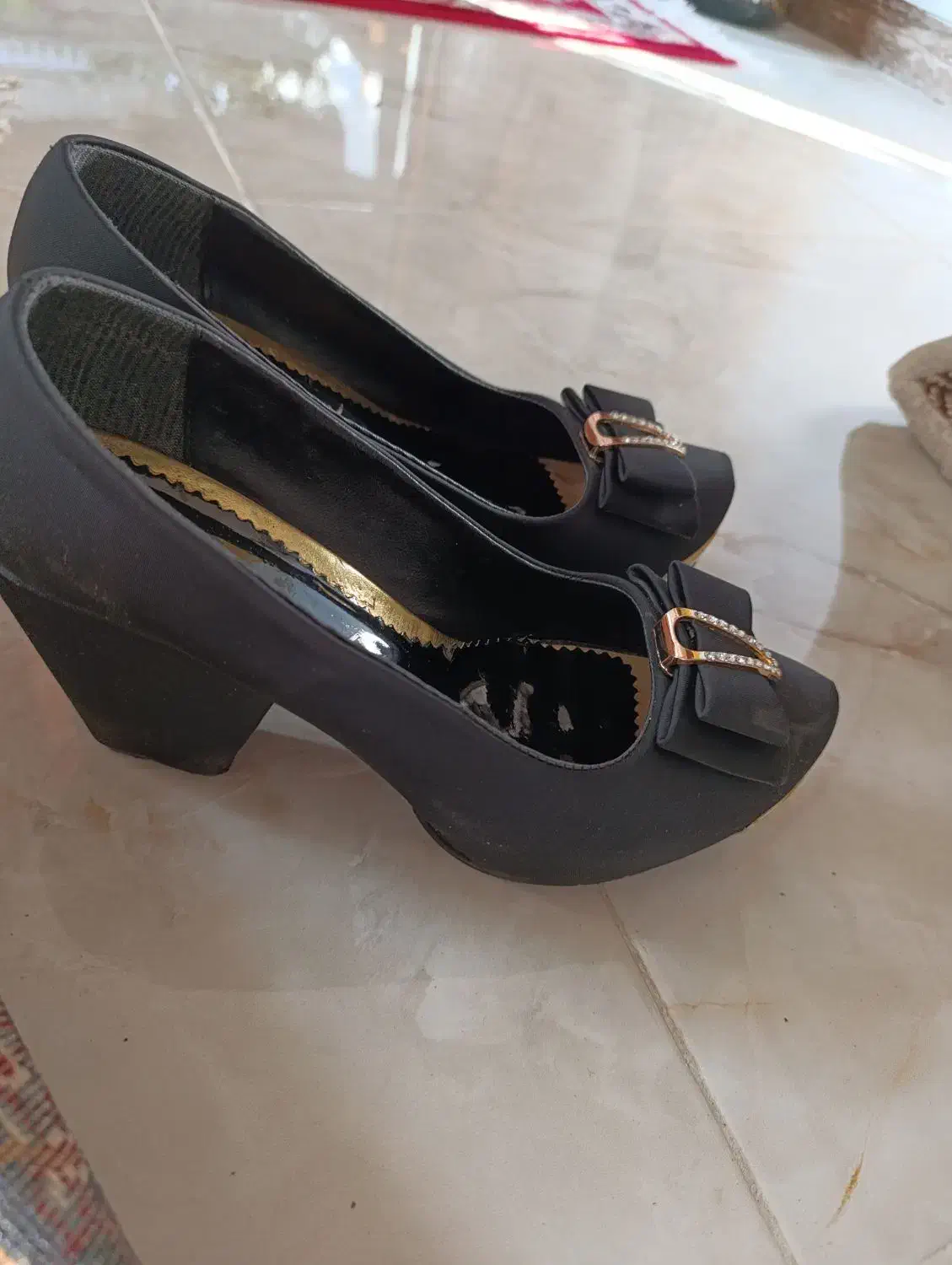 کفش|کیف، کفش، کمربند|رامسر, |دیوار