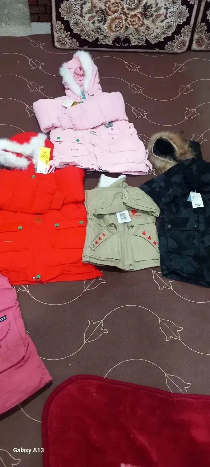 کابشن خارجی|لباس|قروه, |دیوار