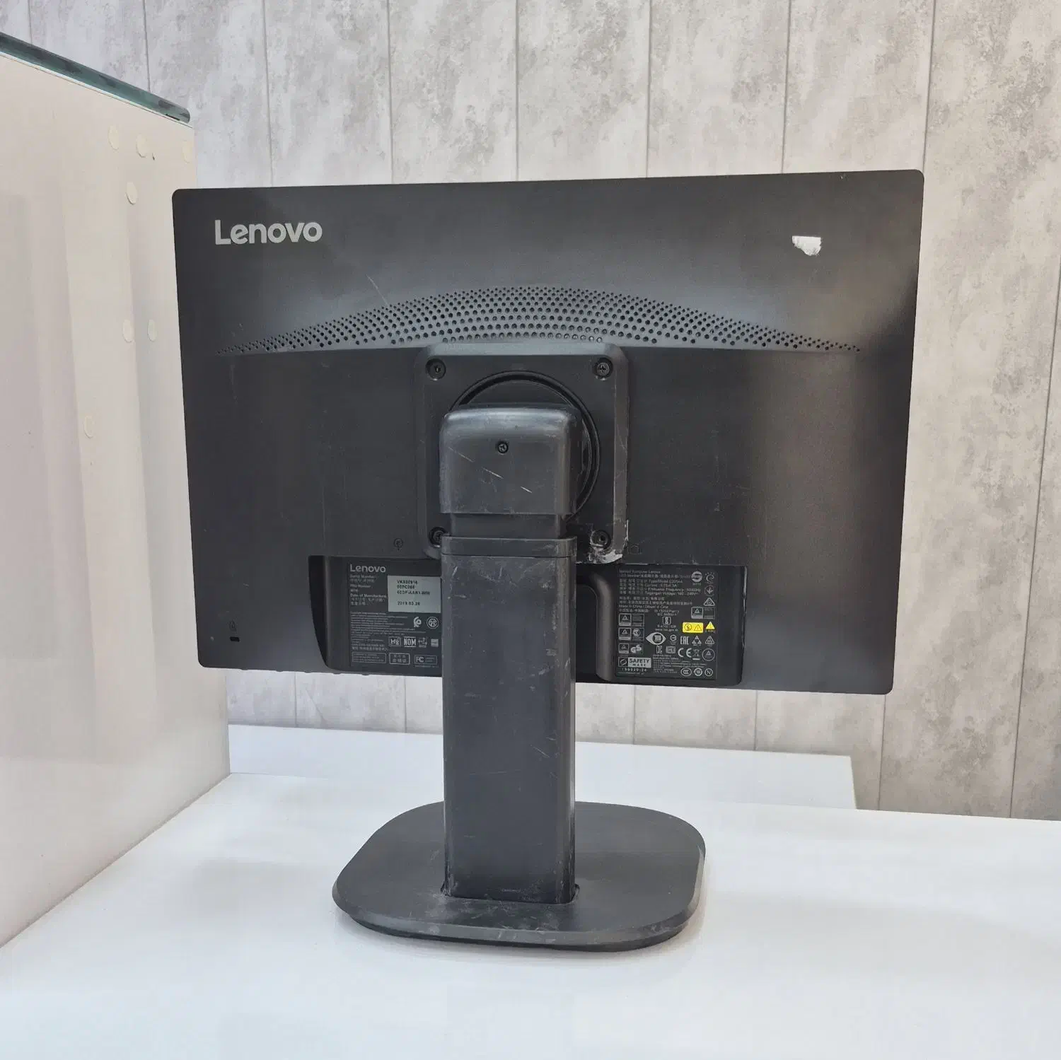 مانیتور ۲۰ اینچ LED لنوو|قطعات و لوازم جانبی رایانه|خرمآباد, |دیوار