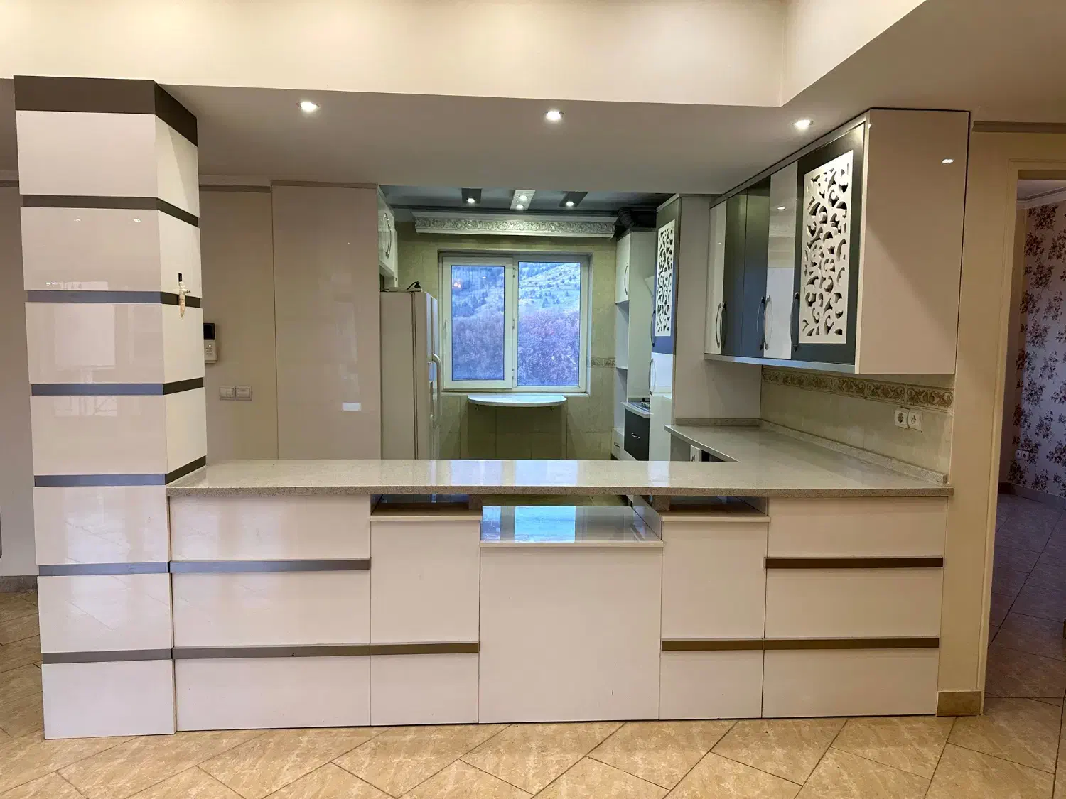 ۱۴۵ متر /سه خواب/ نورگیر /بهترین لوکیشن شهرکOPG