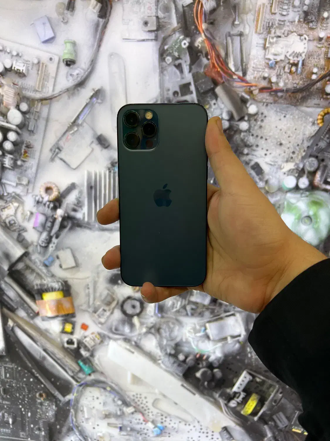 ایفون ۱۲پرو در حد اک ۲۵۶ابی بدون خط خش|موبایل|اصفهان, مفتح|دیوار