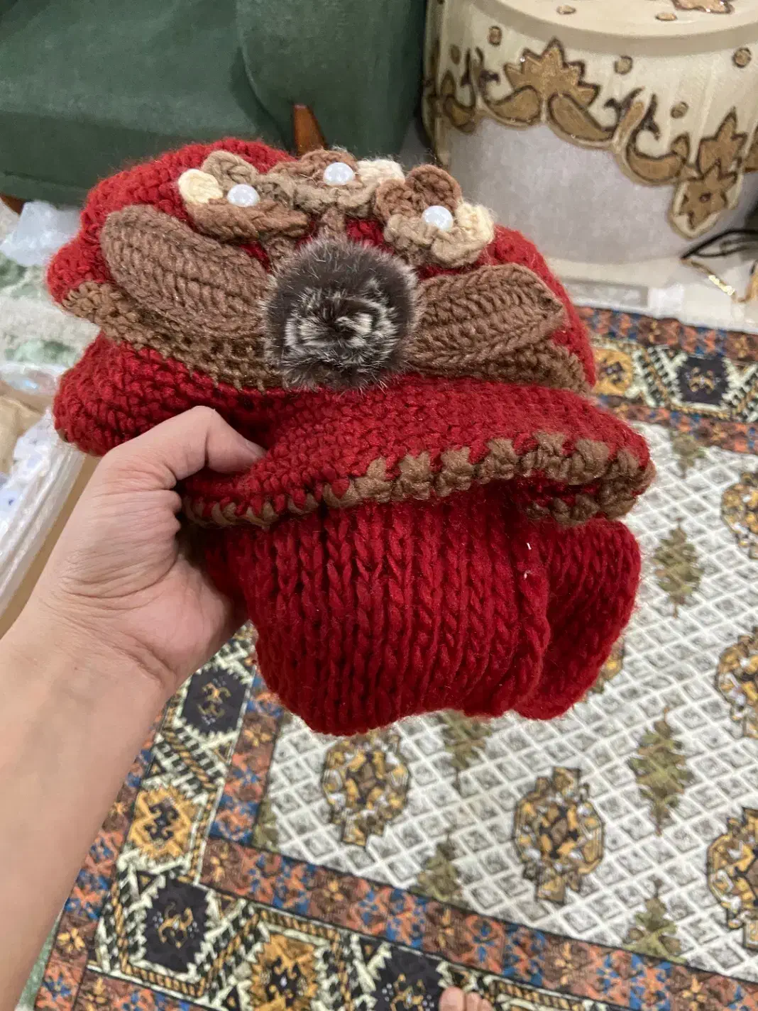 کلاه و شال|لباس|تهران, دبستان|دیوار