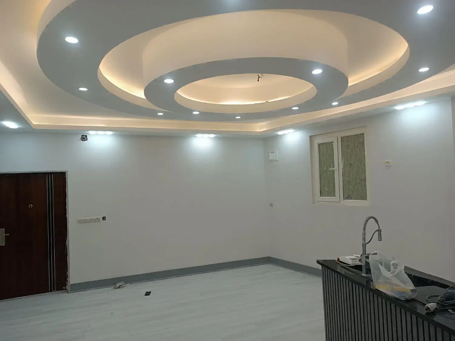 کاغذ دیواری ساده سفید|مصالح و تجهیزات ساختمان|آبادان, |دیوار