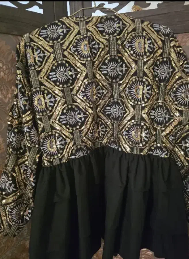 مانتو عروسکی|لباس|مراغه, |دیوار