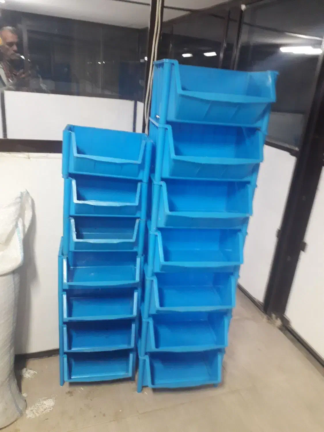 پالت پلاستیک مخصوص سوپر مارکت ومغازه|فروشگاه و مغازه|کاشان, پشت شهربانی|دیوار