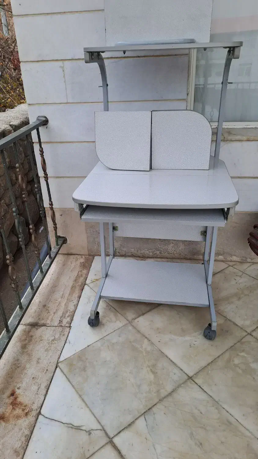 میز کامپیوتر با صندلی چرخشی|میز تحریر و کامپیوتر|بومهن, |دیوار