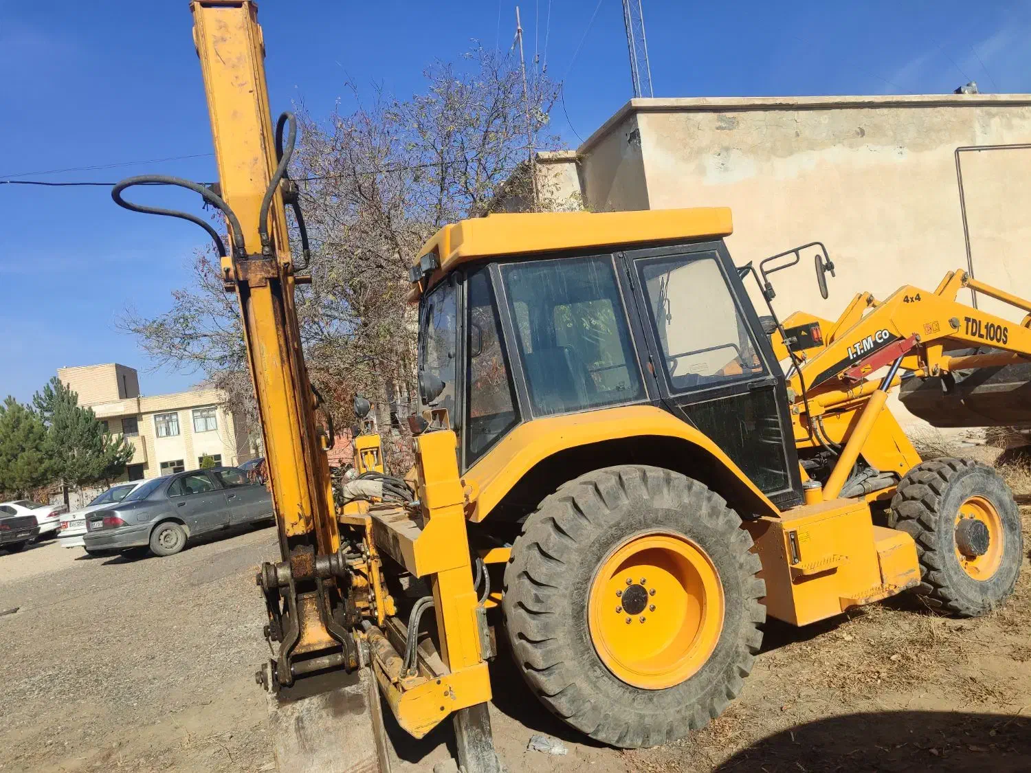 استخدام راننده بیل بکهو|استخدام حمل و نقل|عنبران, |دیوار