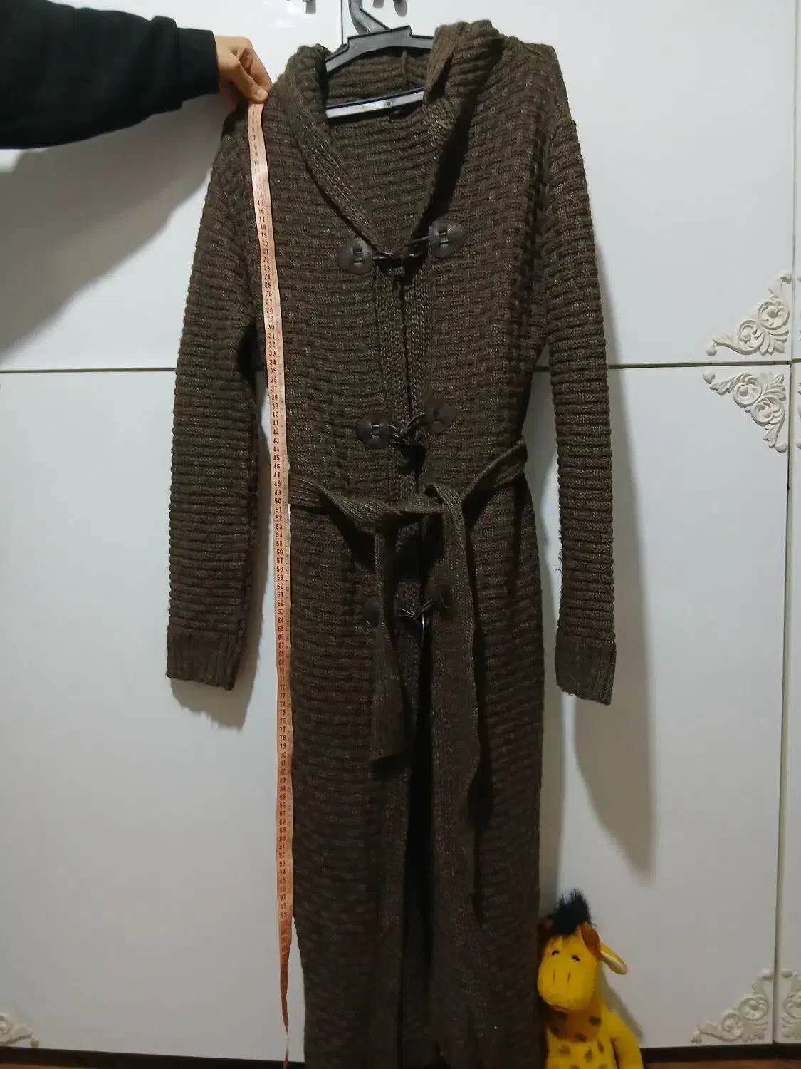 شونیز|لباس|سبزوار, ولیعصر (نجار آباد)|دیوار