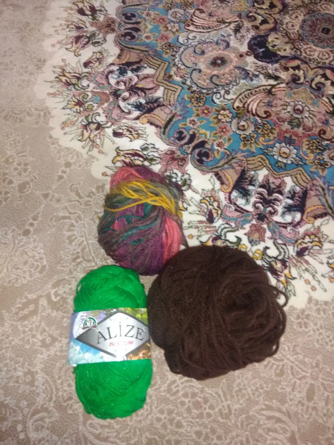 کاموا|لوازم خیاطی و بافتنی|شاهینشهر, شهرک گلدیس|دیوار