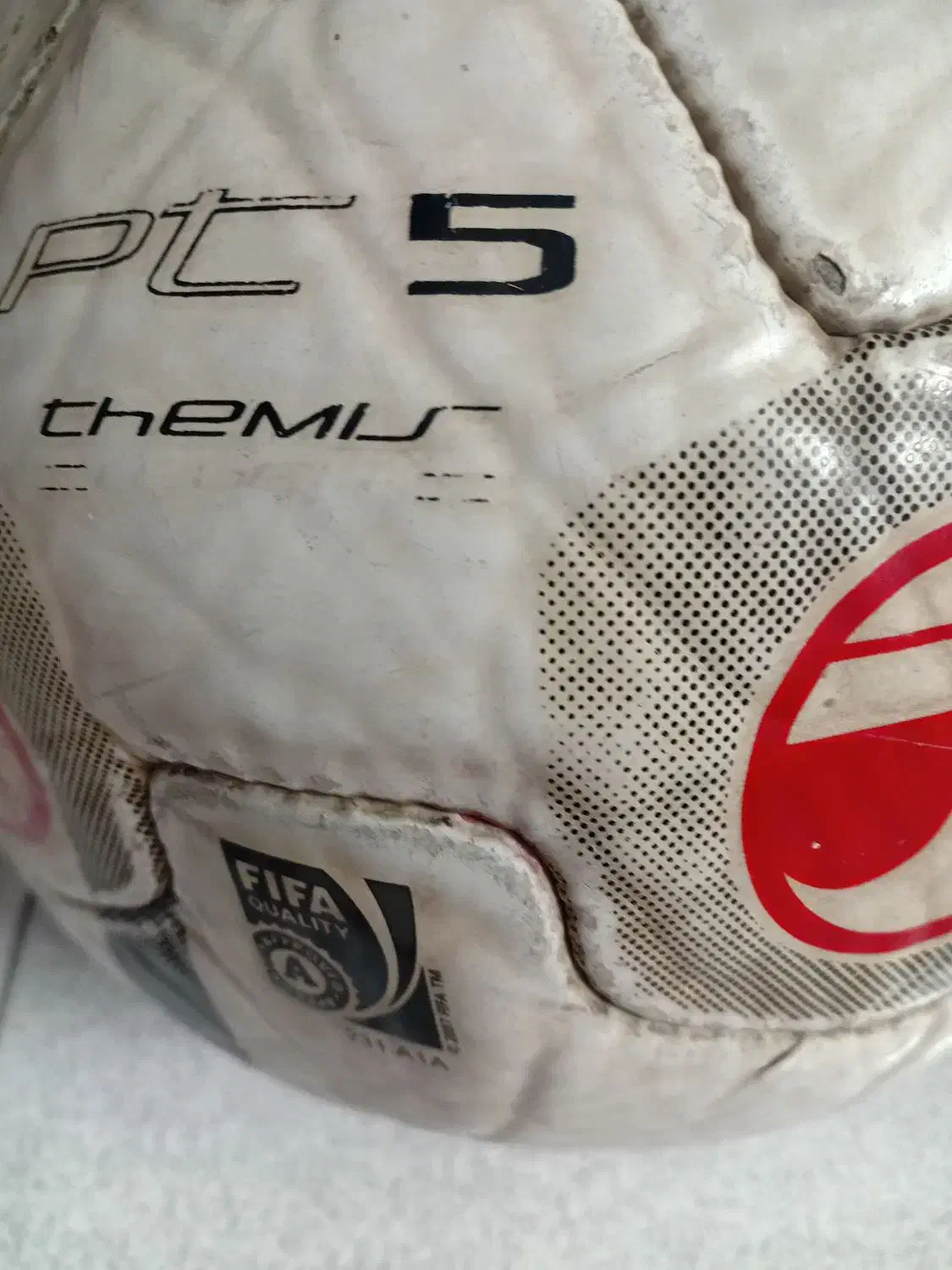 توپ فوتبال|ورزشهای توپی|رباطکریم, رباطکریم|دیوار