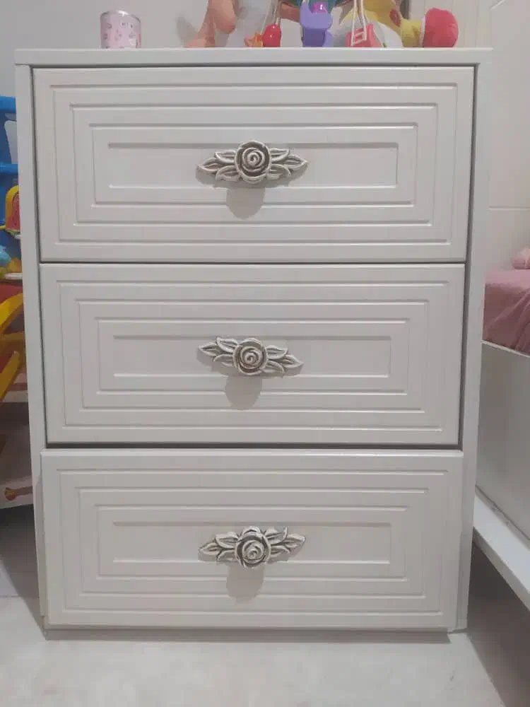 تخت بچه با دوتا پاتختی|اسباب و اثاث بچه|قدس, شهر‌قدس|دیوار