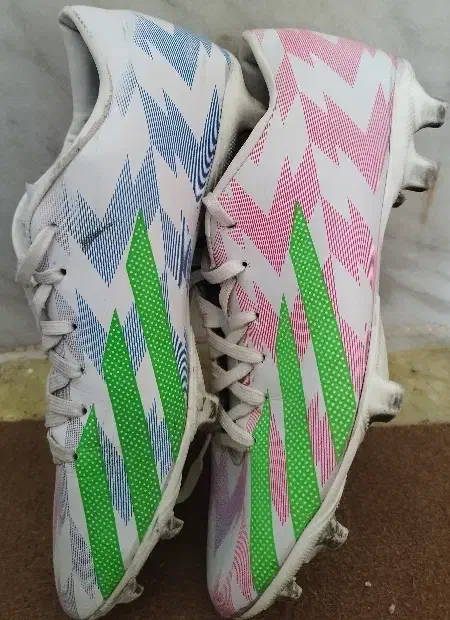 کفش فوتبال چمنی|کیف، کفش، کمربند|ابریشم, |دیوار