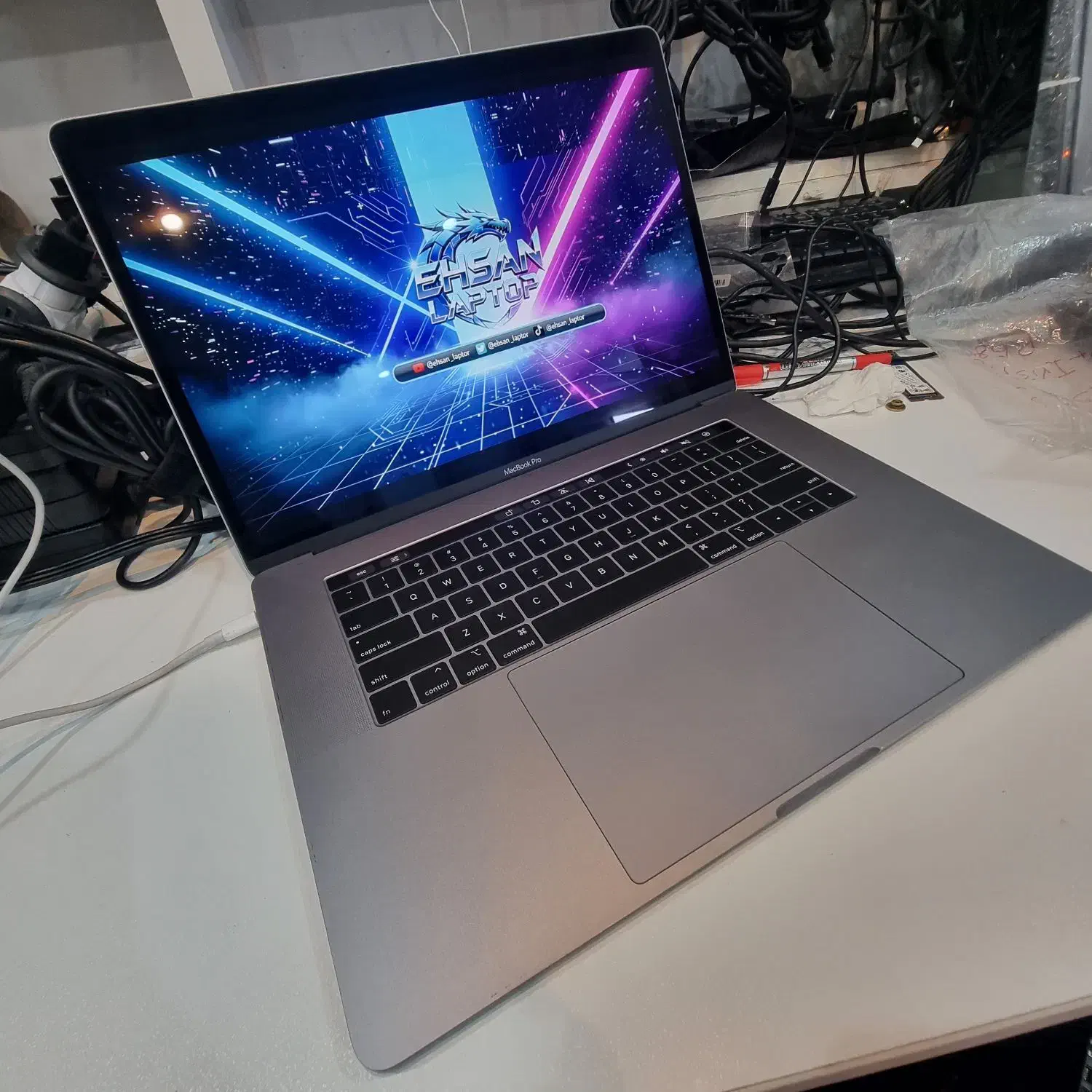 ​مک بوک پرو 2019 غول i9 رم 32 یک ترا SSD در حد نو|رایانه همراه|مشهد, گاز|دیوار