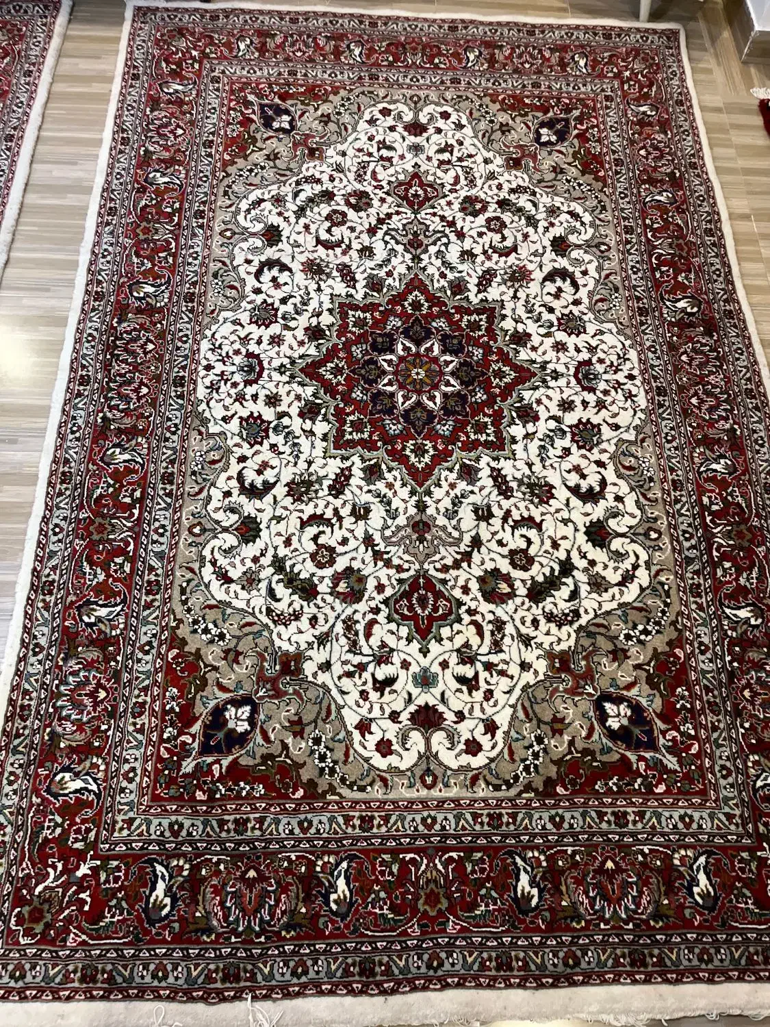 یک جفت فرش آذرشهر اصفهان قلم|فرش|تبریز, |دیوار