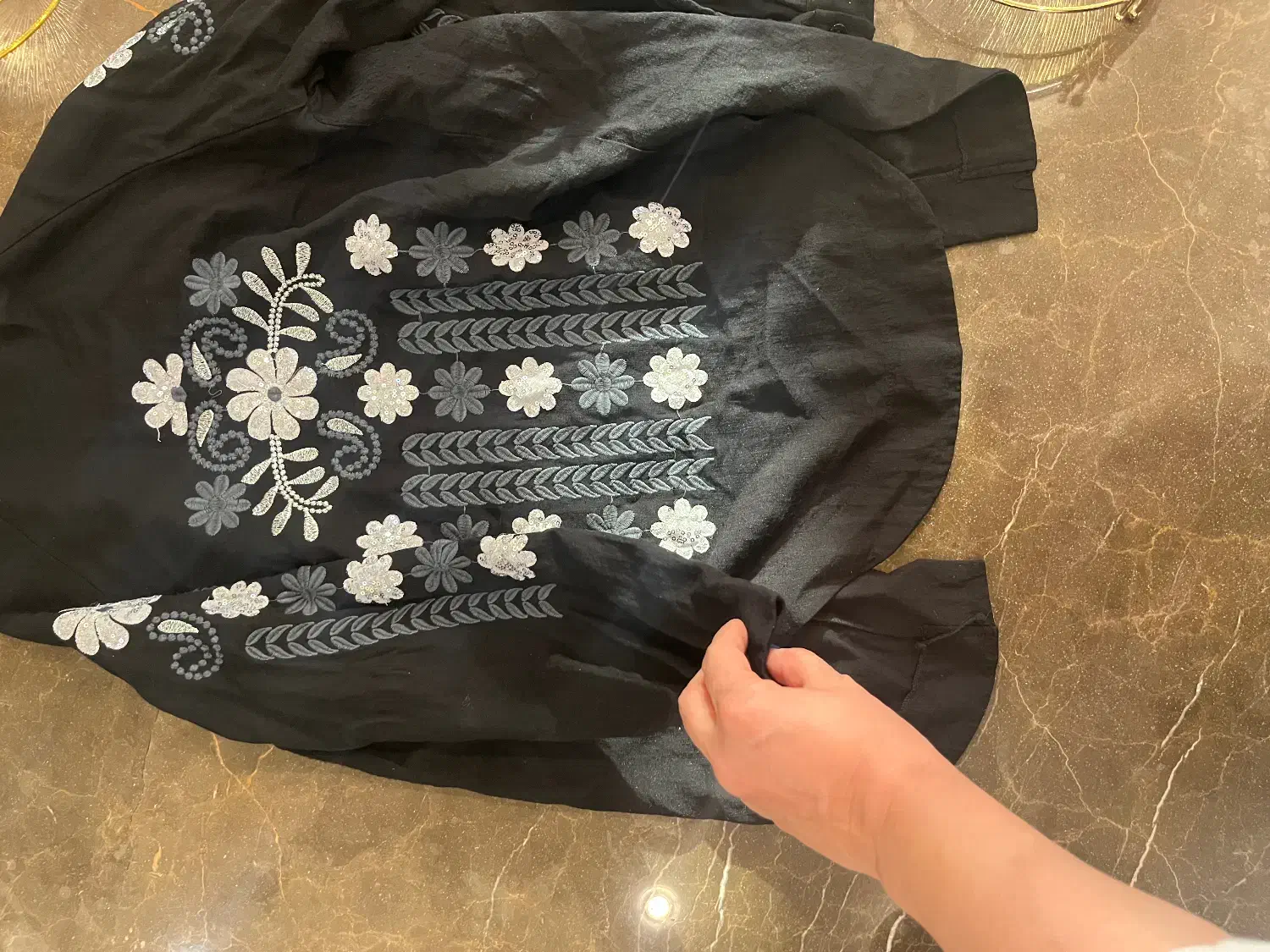 شومیز|لباس|تهران, چیذر|دیوار