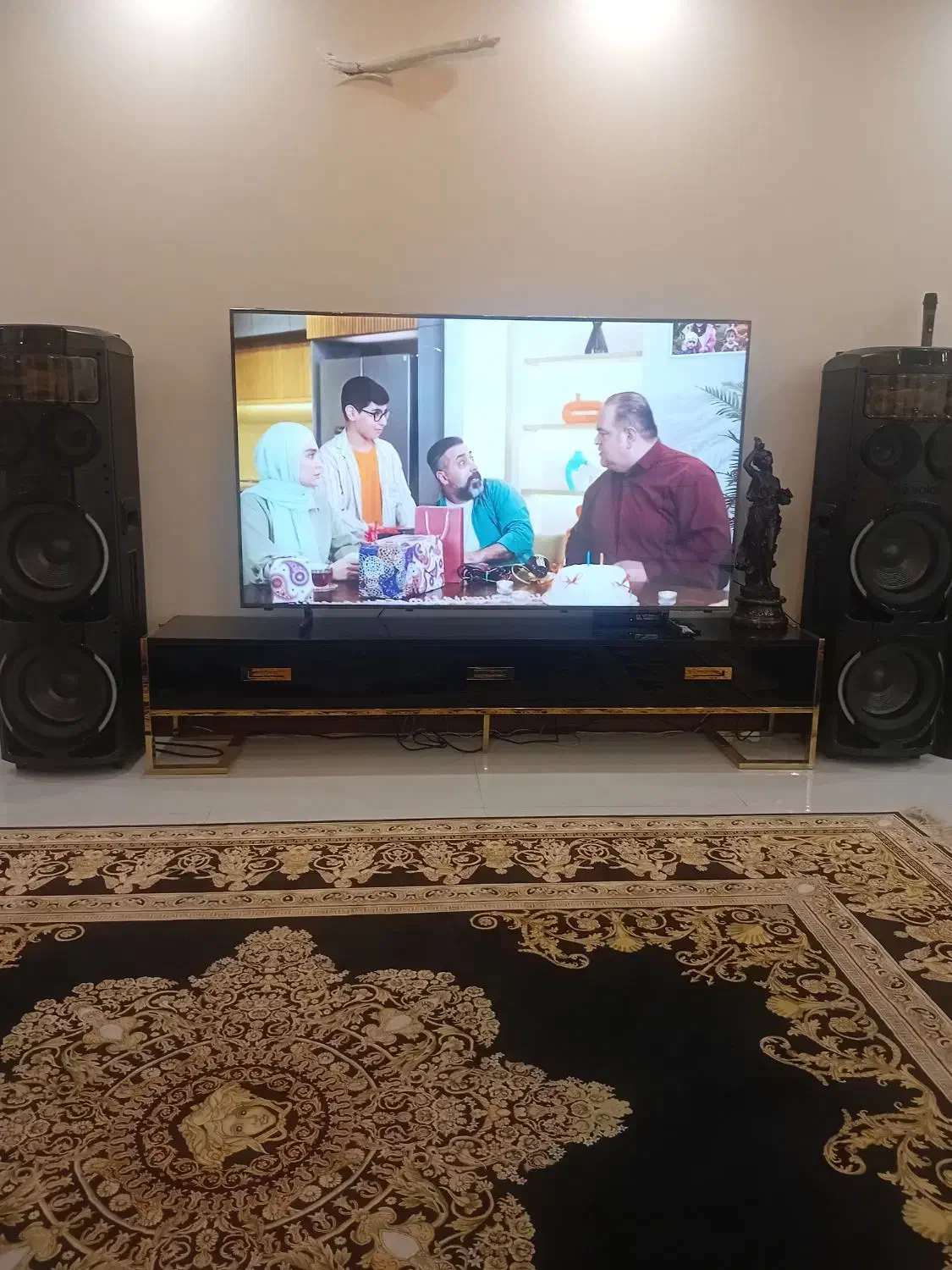 میز تی‌وی درحد نو|میز تلویزیون|تهران, منیریه|دیوار