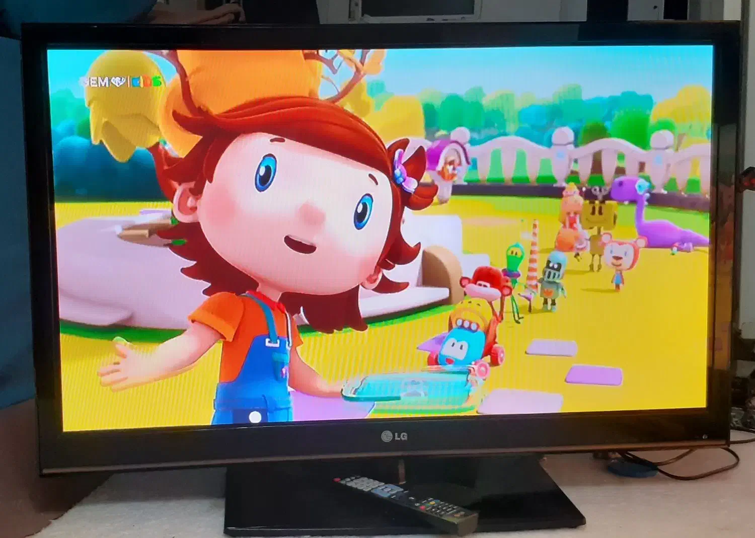 ۴۲اینچ الجی پلاسما|تلویزیون و پروژکتور|لاهیجان, شهرک سلمان فارسی|دیوار