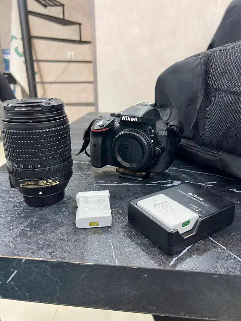 فروش دوربین نیکون d5300 با لنز ۱۸-۱۴۰ به همراه کیف|دوربین عکاسی و فیلم‌برداری|تهران, وردآورد|دیوار