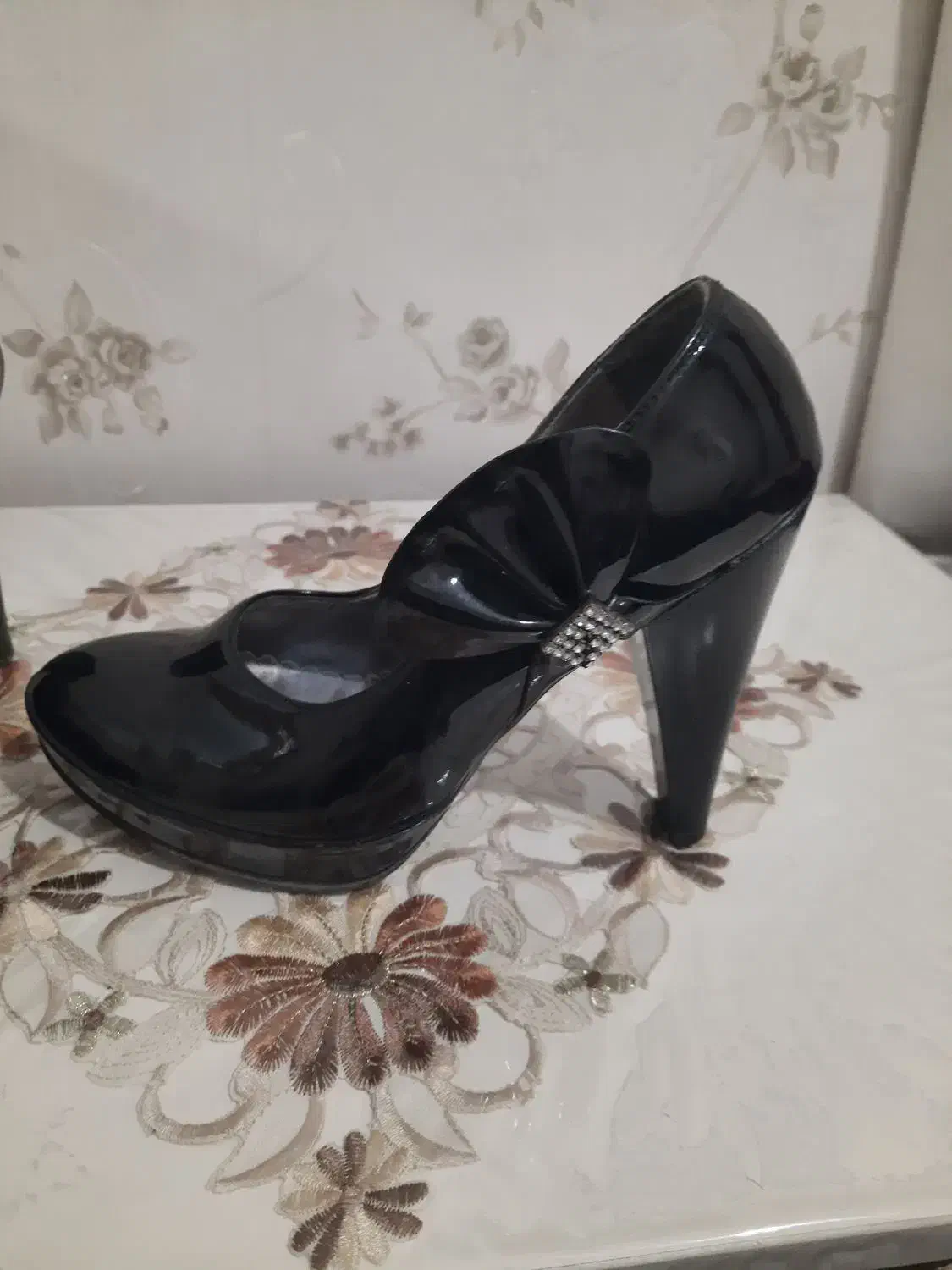 کفش  مجلسی|کیف، کفش، کمربند|بروجرد, |دیوار