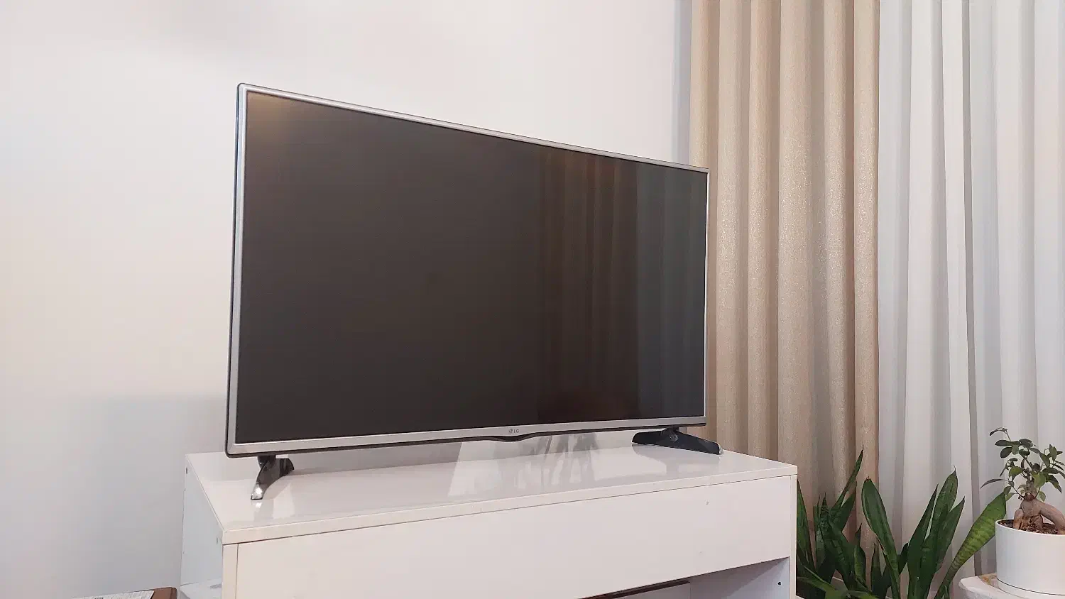 تلویزیون ال جی ۴۲ اینچ در حد نو|تلویزیون و پروژکتور|گرمسار, |دیوار