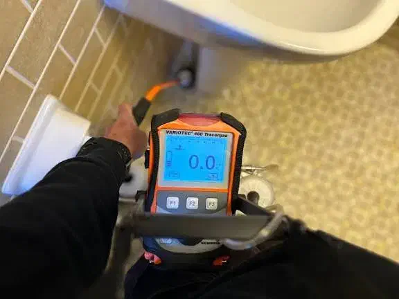 نشت یابی با دستگاه تشخیص ترکیدگی لوله نشتیابی|خدمات پیشه و مهارت|تبریز, |دیوار