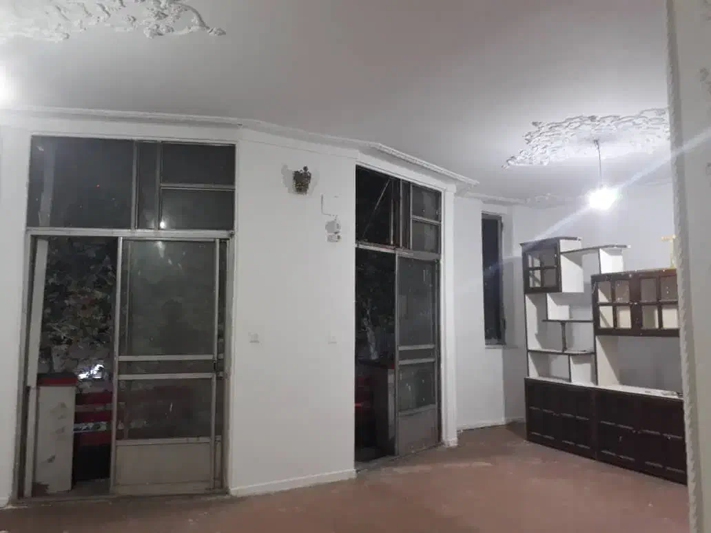 واحد ۱۰۰ متری در مطهری|اجارهٔ دفتر کار، اتاق اداری، مطب|رشت, بازار|دیوار