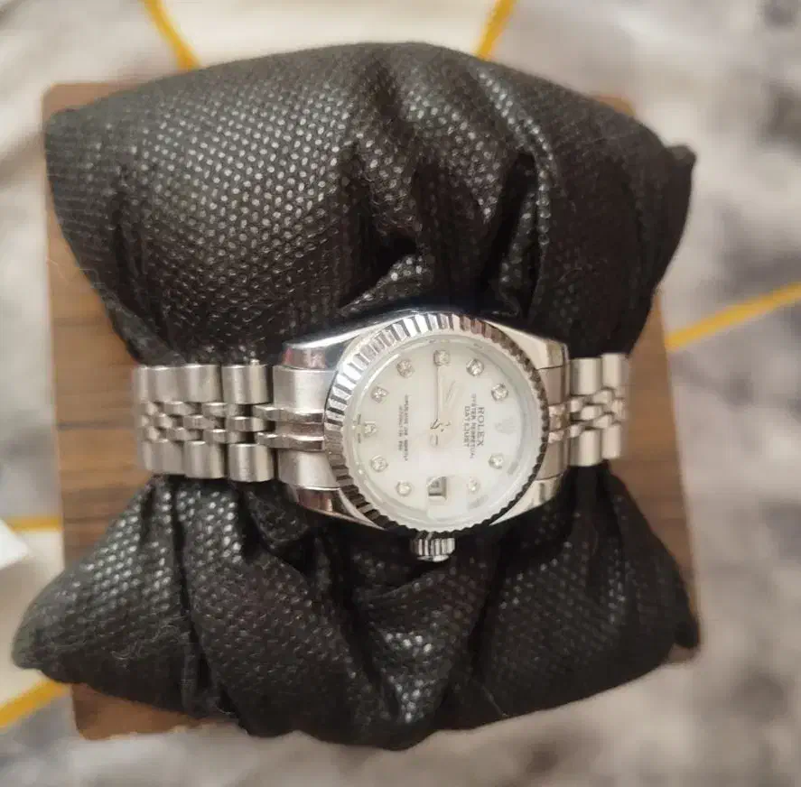 ساعت مچی زنانه رولیکس|ساعت|شیراز, کوشک میدان|دیوار