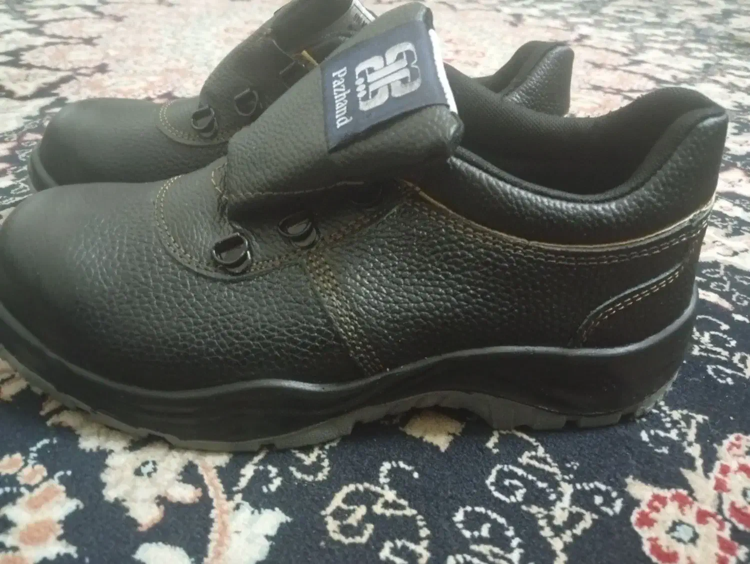 کفش کار نو|کیف، کفش، کمربند|تفت, |دیوار