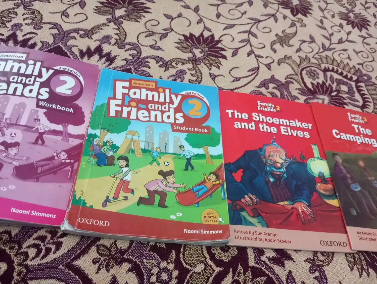 کتاب زبان فمیلی1و2|کتاب و مجله آموزشی|رباط‌کریم, رباط‌کریم|دیوار