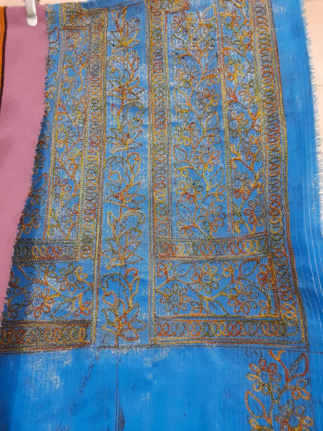 فروشی یک دست لباس 4وجبی وی چرخ زه دوزی|چرخ خیاطی و ریسندگی|سراوان, |دیوار