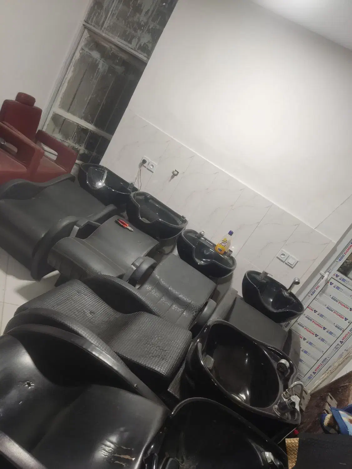 لوازم ارایشگاه.صندلی اصلاح .صندلی ارایشگاه. سرشور|آرایشگاه و سالن‌های زیبایی|مشهد, بهمن|دیوار