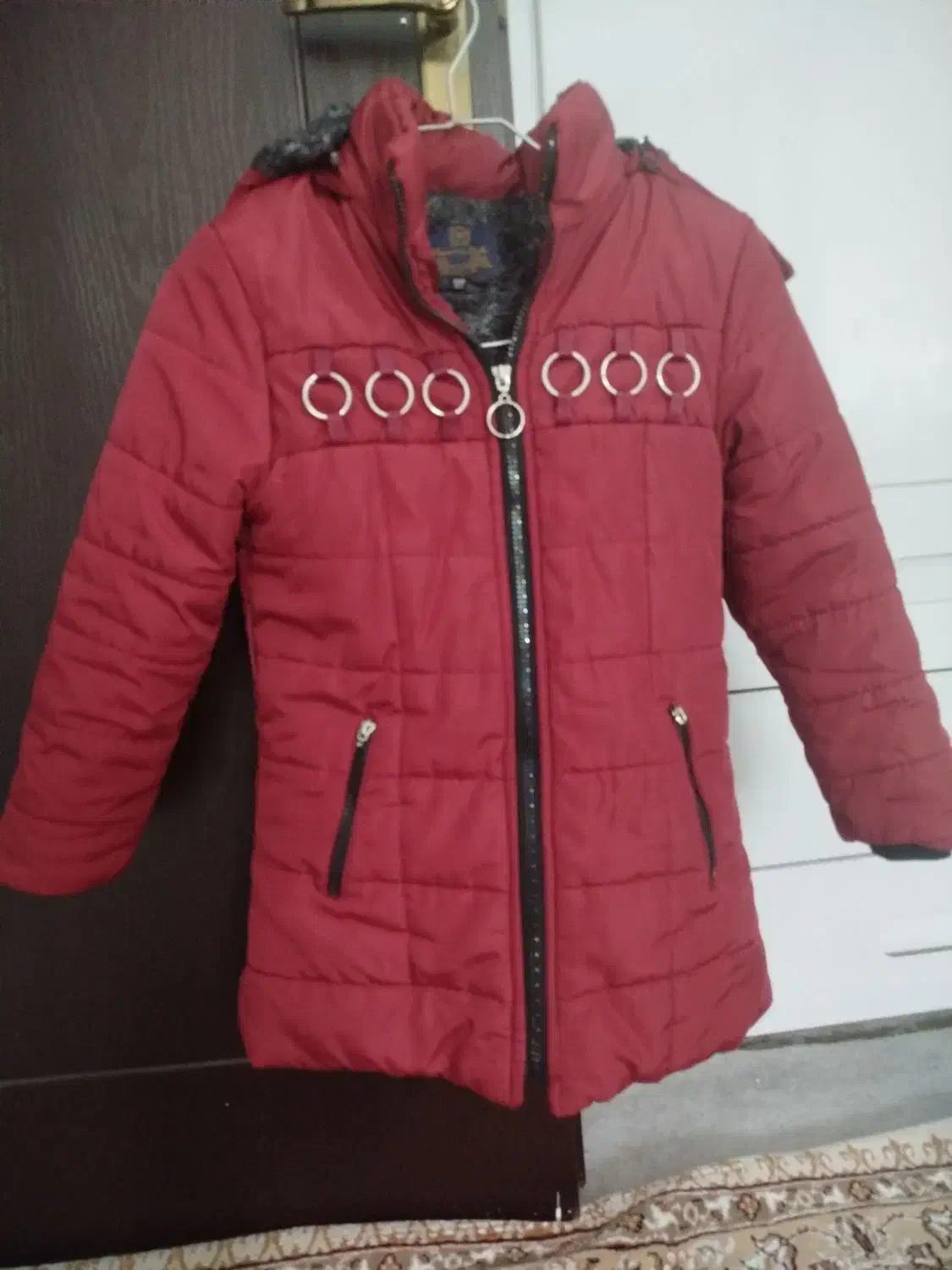 کاپشن|لباس|قروه, |دیوار