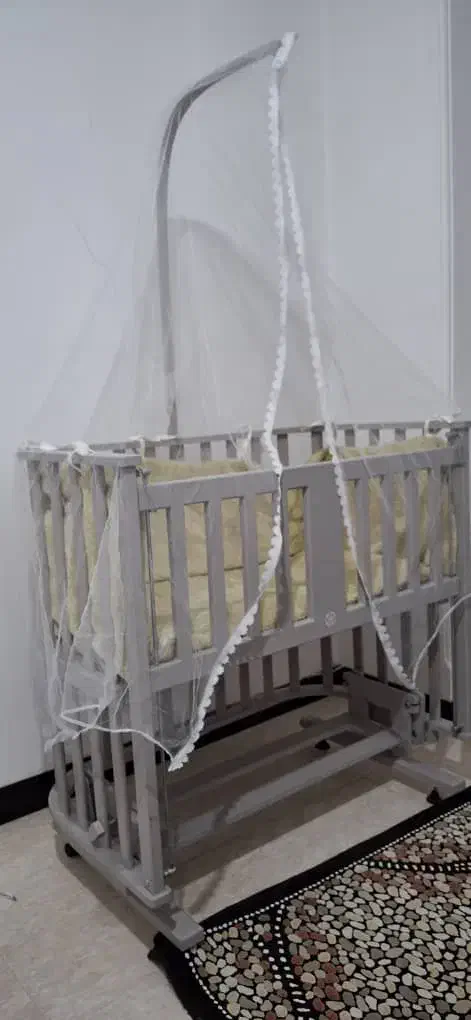 تخت نوزاد|تخت و صندلی بچه|ساوه, |دیوار