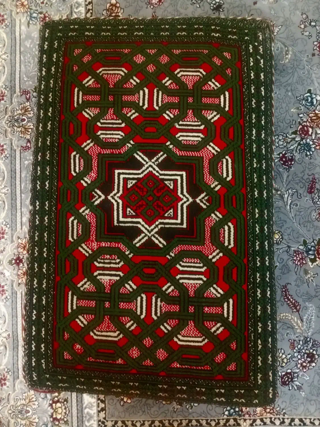 پشتی|پشتی|درگزین, |دیوار