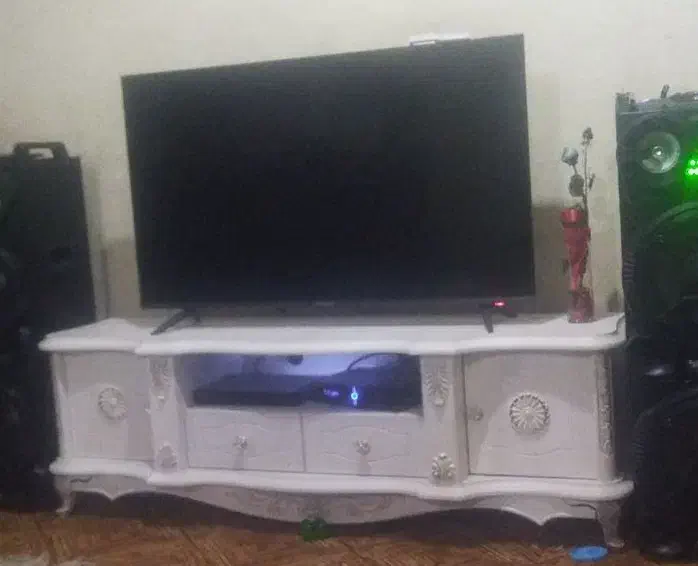 زیر تلویزیونی|میز تلویزیون|شیراز, جوادیه|دیوار