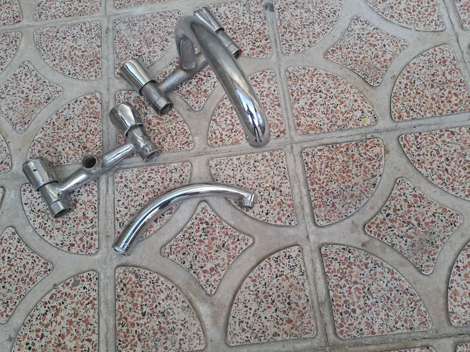 شیر آلات|لوازم سرویس بهداشتی|ارومیه, |دیوار