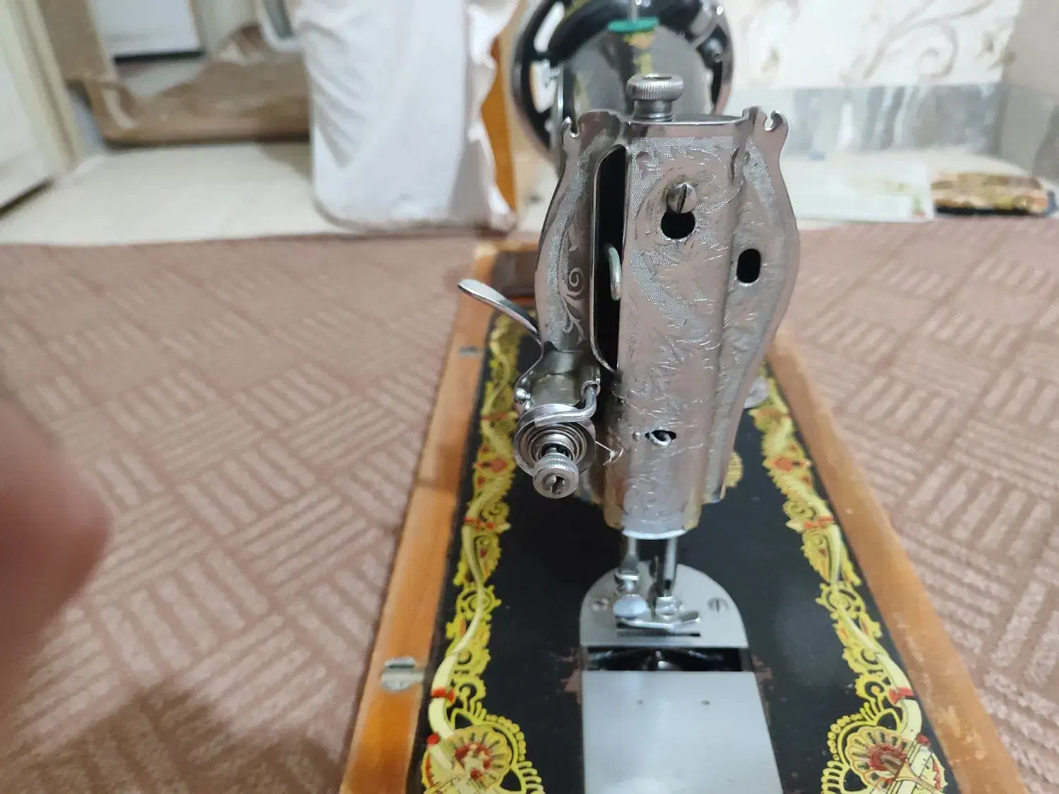 چرخ خیاطی دستی|چرخ خیاطی و ریسندگی|نهاوند, |دیوار