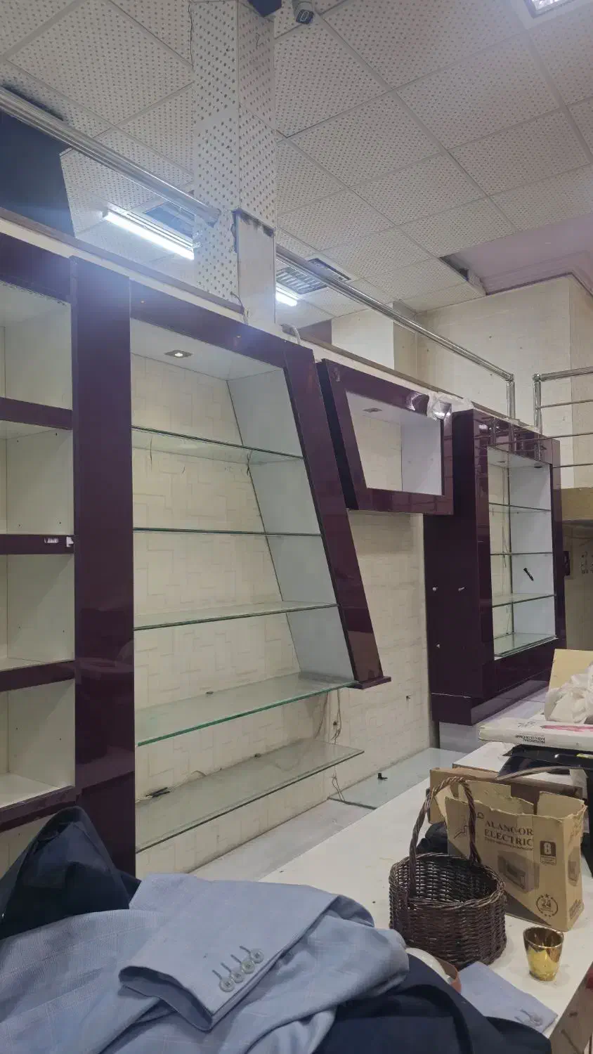 دکور و ویترین فروشگاه ارایشی و داروخانه و پوشاک|فروشگاه و مغازه|نیشابور, دارایی|دیوار