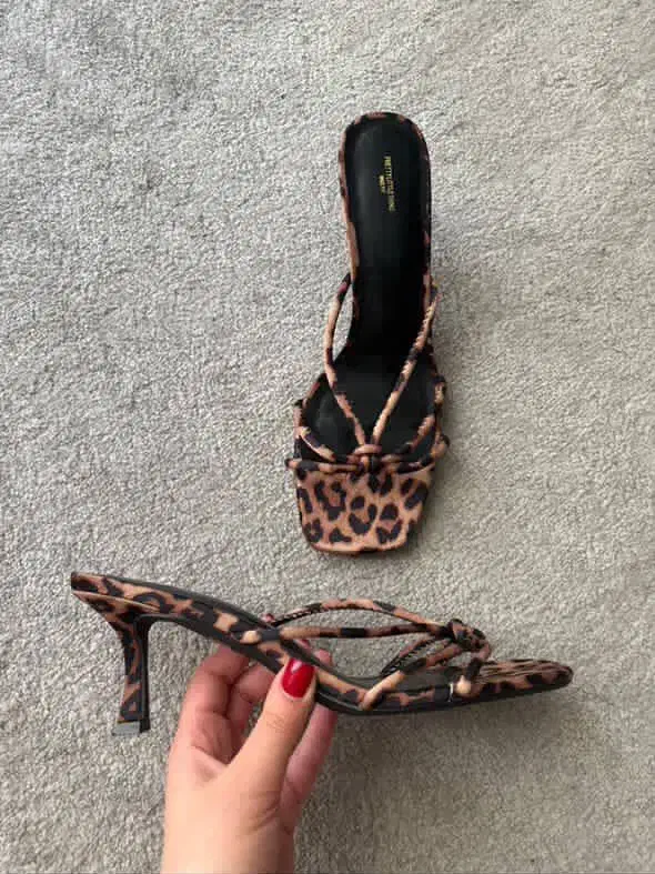 صندل اورجینال انگلیسی برند pretty little thing|کیف، کفش، کمربند|تهران, تاکسیرانی|دیوار