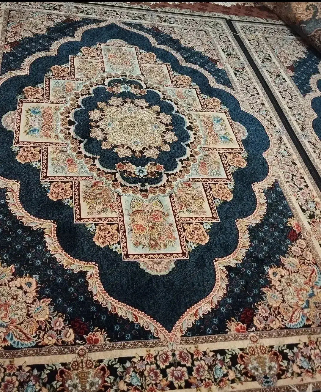 دو تخته فرش ۶ متری در حد نو|فرش|نسیم‌شهر, |دیوار