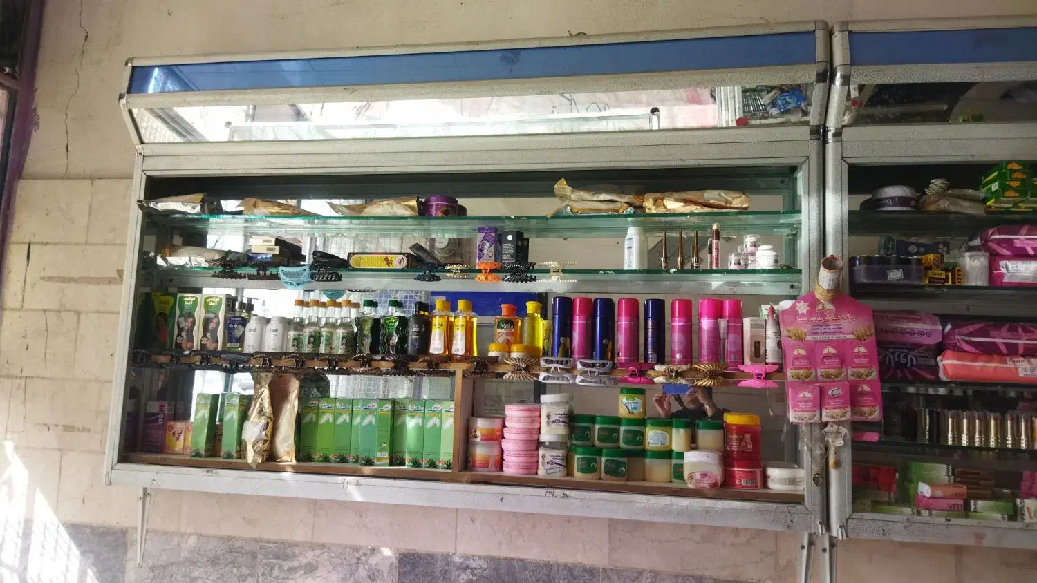 ویترین مغازه باتخفیف ویژه|فروشگاه و مغازه|ایرانشهر, |دیوار