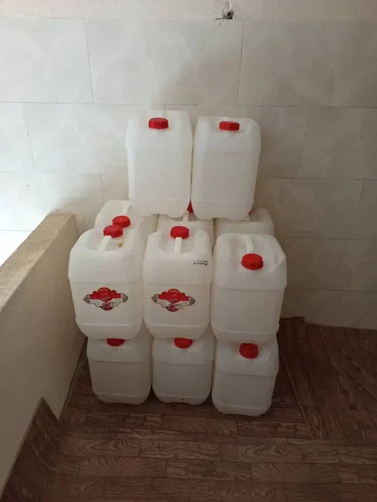 20 لیتری در حد نو|ظروف نگهدارنده، پلاستیکی، یک‌بارمصرف|صدرا-فارس, فاز ۱|دیوار