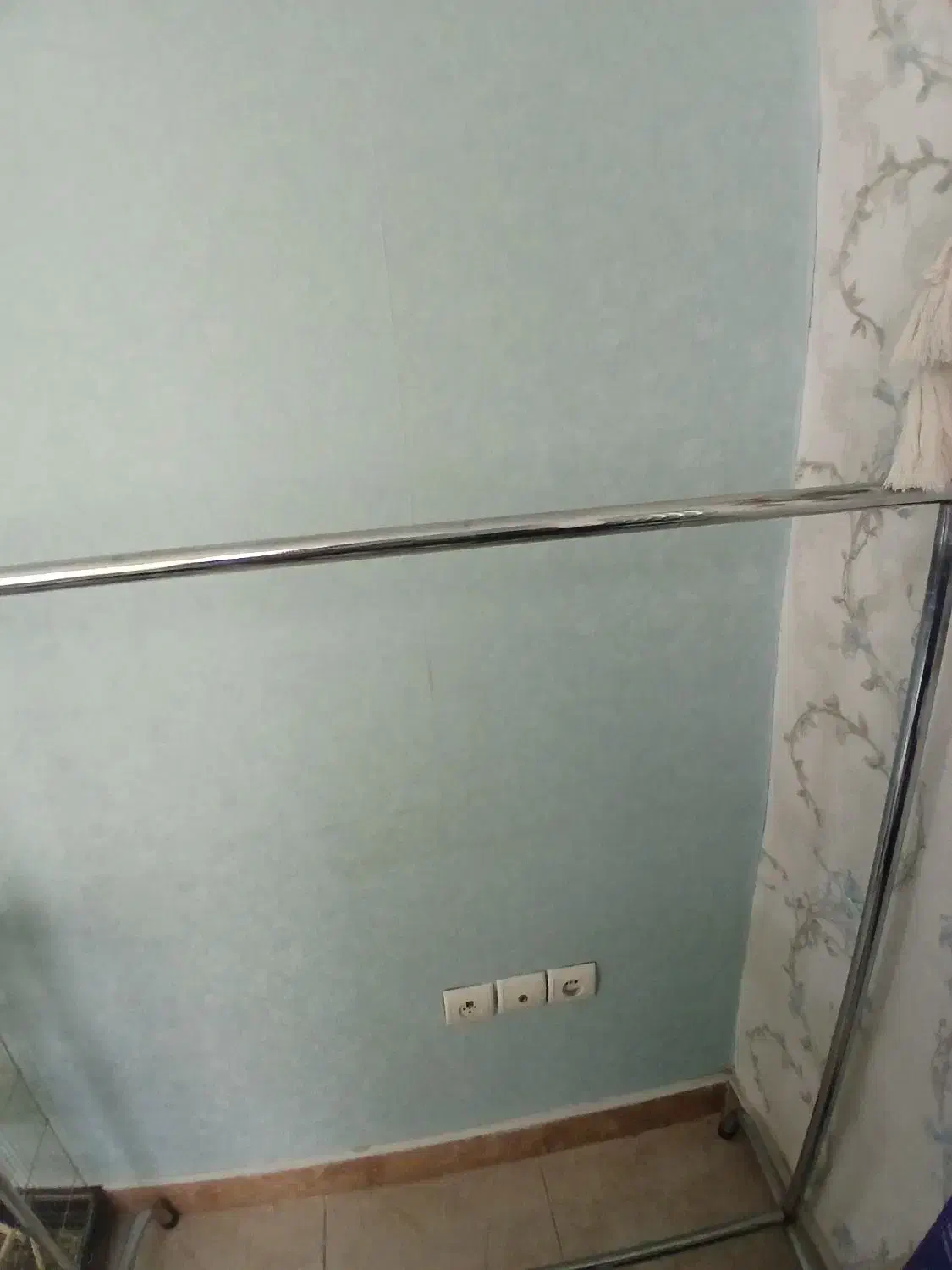 رگال در حد نو|بندرخت و رخت‌آویز|کهریزک, |دیوار