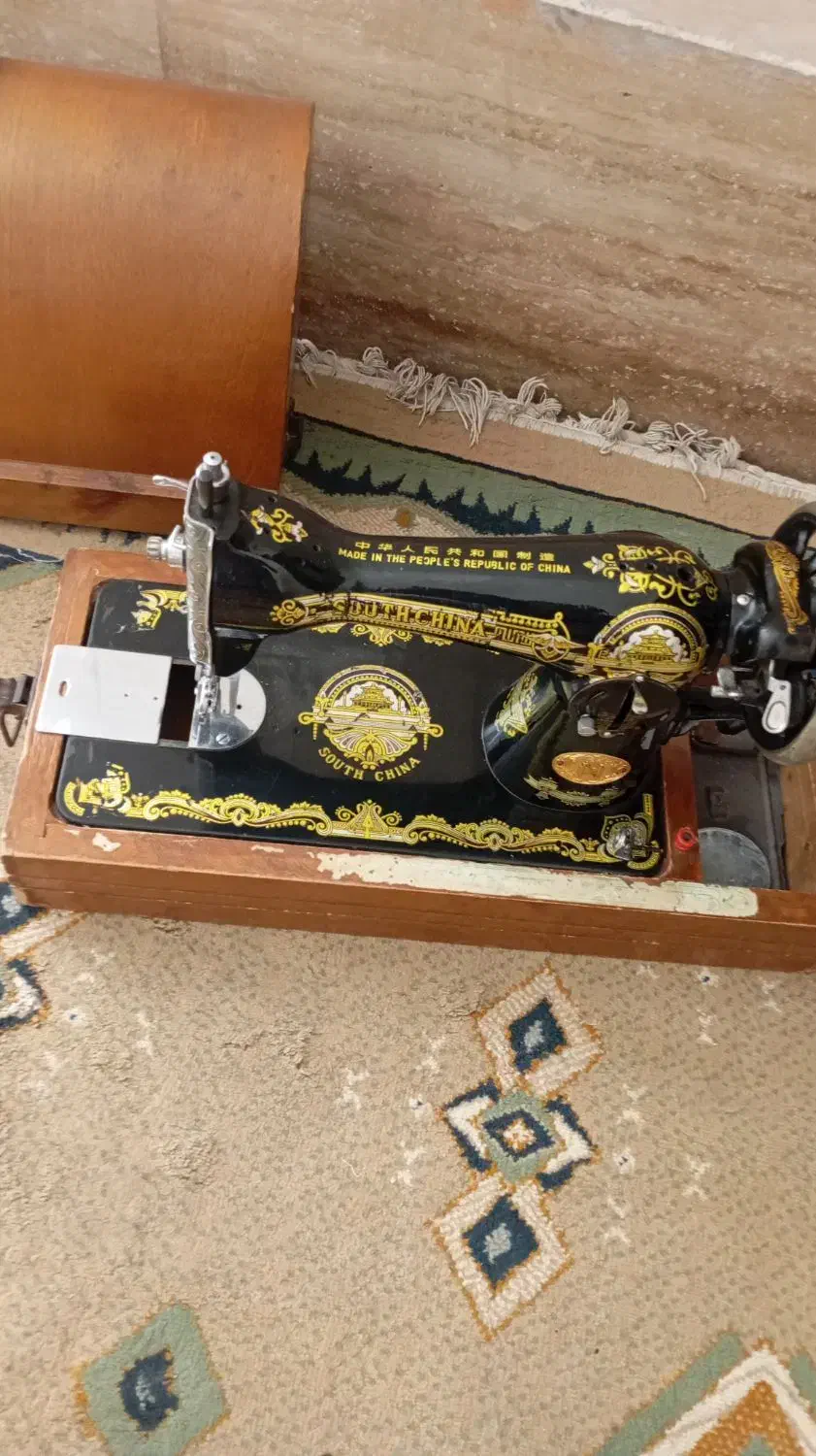 فروش چرخ خیاطی ودو عدد دستگاه|کلکسیون اشیاء عتیقه|کرج, ساسانی (قلمستان)|دیوار