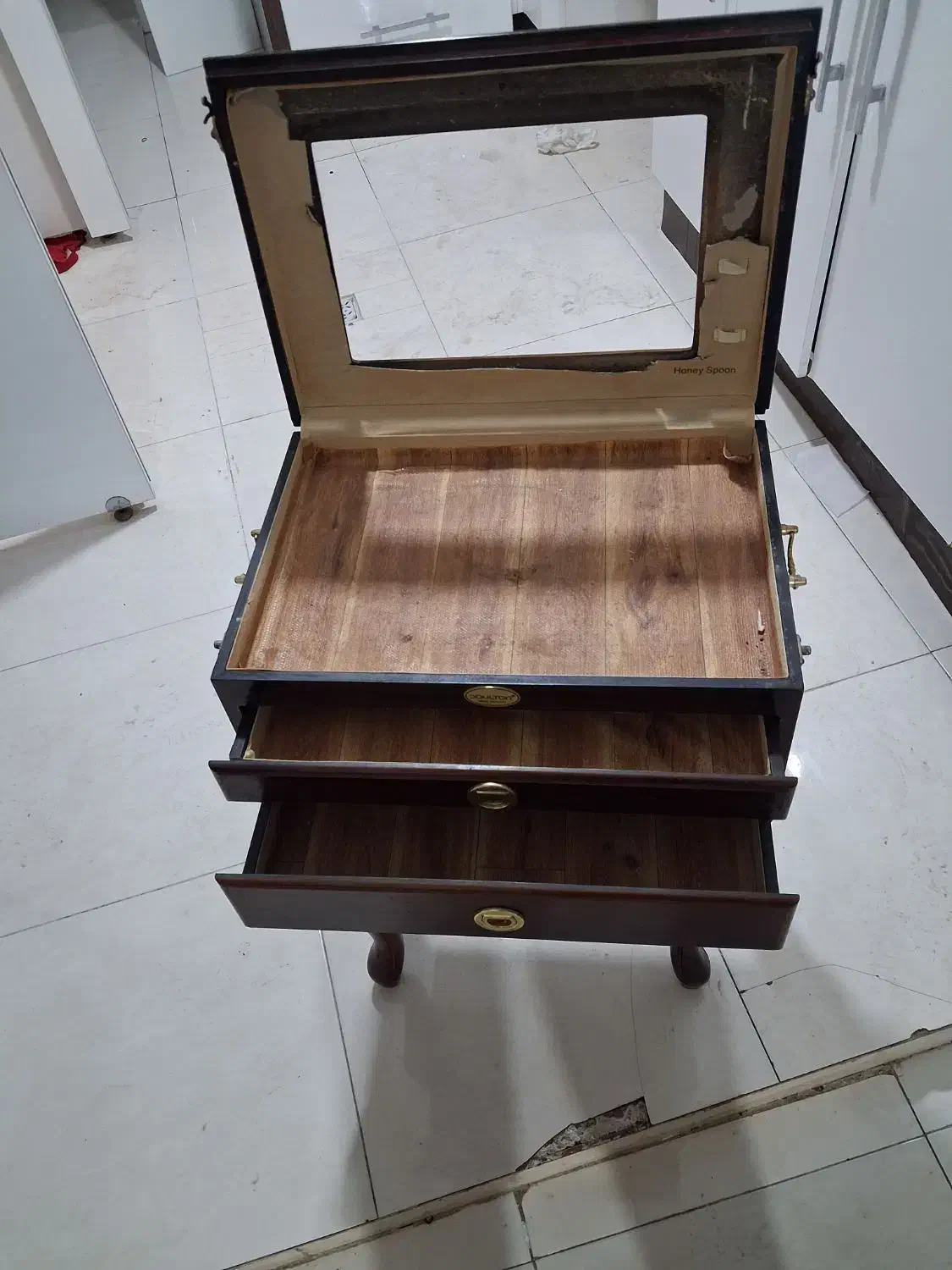 میز قاشق و چنگال و کتابخانه|ظروف سرو و پذیرایی|ساوه, |دیوار