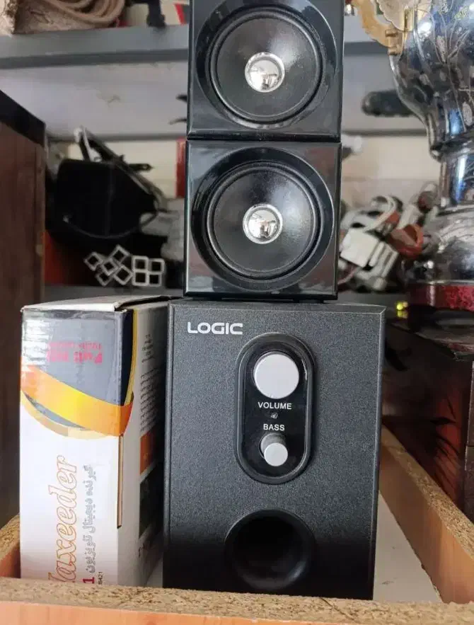 باند کامپیوتر|سیستم صوتی خانگی|صحنه, |دیوار