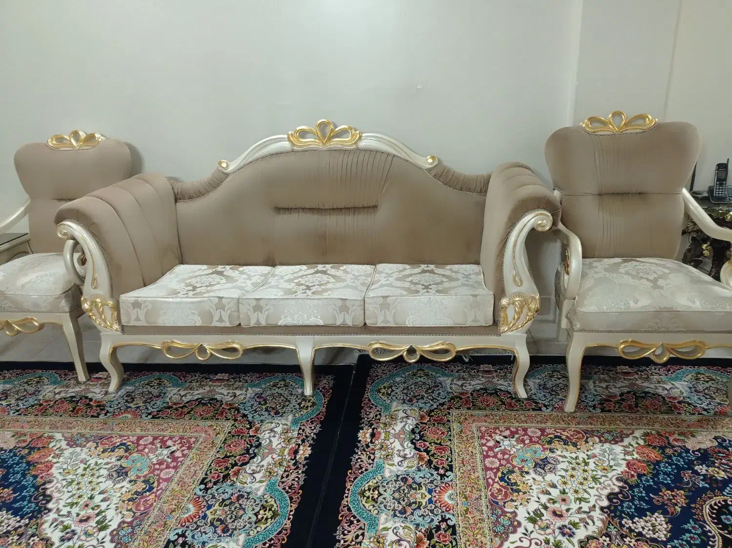 مبل ۷ نفره و میز غذاخوری ۶ نفره|مبلمان خانگی و میز عسلی|ری, شهادت|دیوار